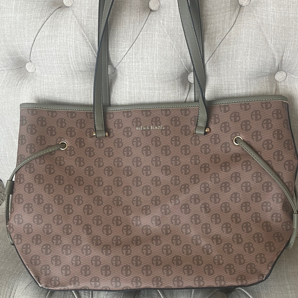 Alexis Bendel tote bag